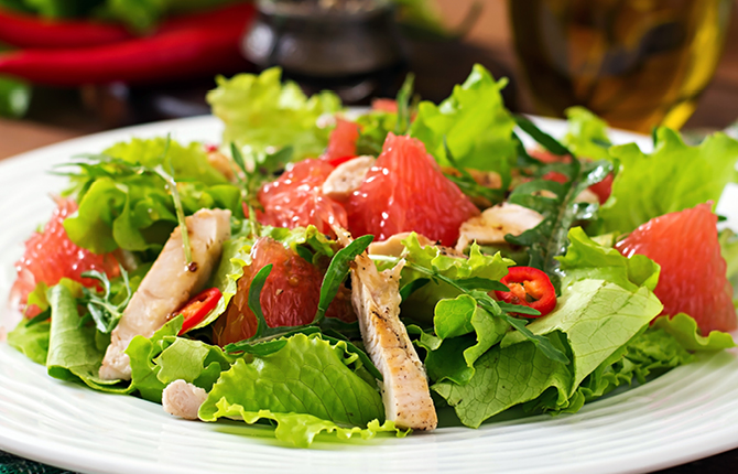 Салат с грейпфрутом и курицей фото